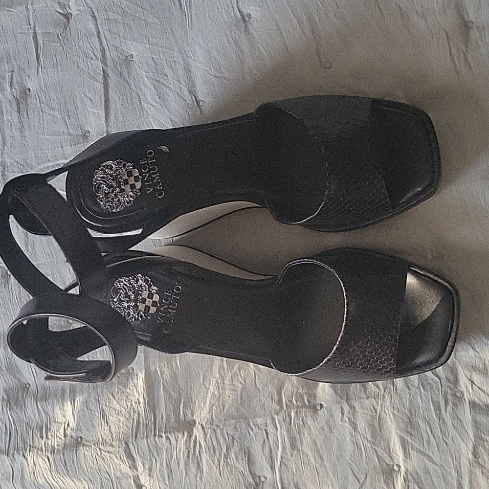 Vince Camutto Black Sandals with black and white sole